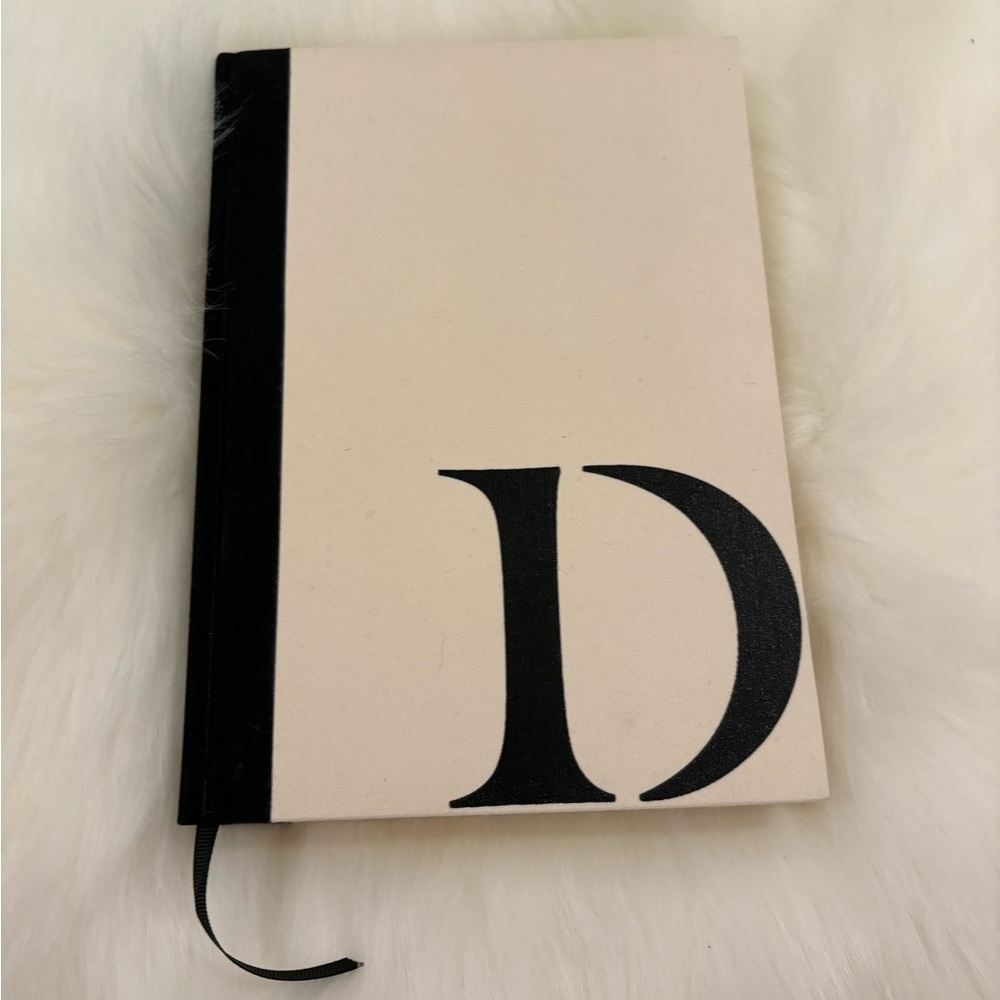 6/$32🛍️ | NWOT Canvas Hardcover Monogram Notebook
